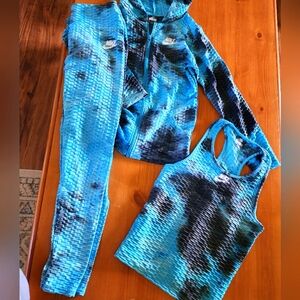 Nike Vibrant Blue Tie-Dye Set Sz L. Jacket Fit Is Small